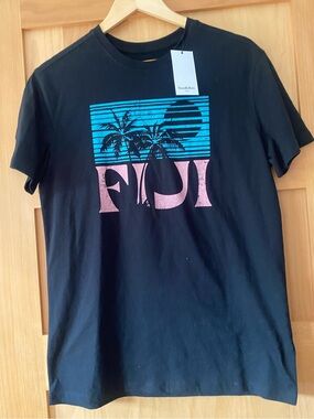 NWT GoodFellow: Graphic Black Tee with Fiji Print - Size M